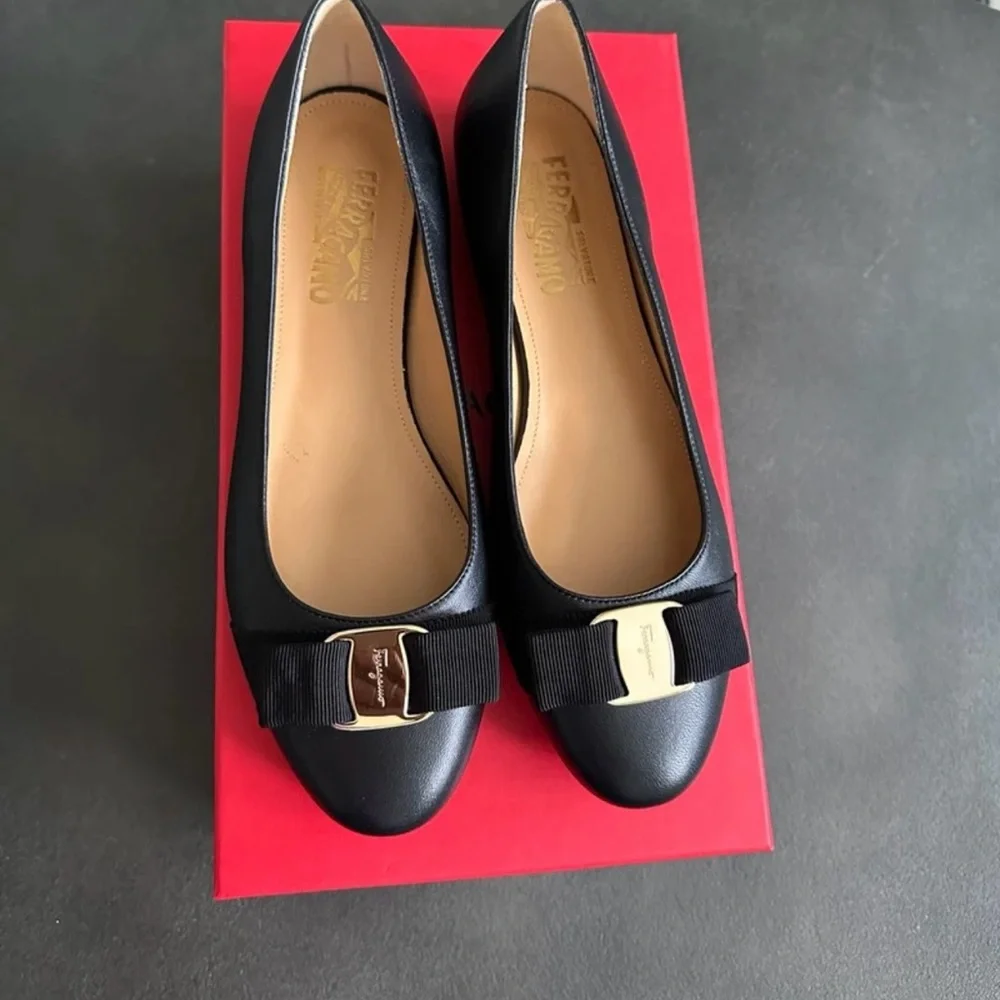 FERRAGAMO Varina Napa Black Leather Ballet Flat! Size Women’s 8.5